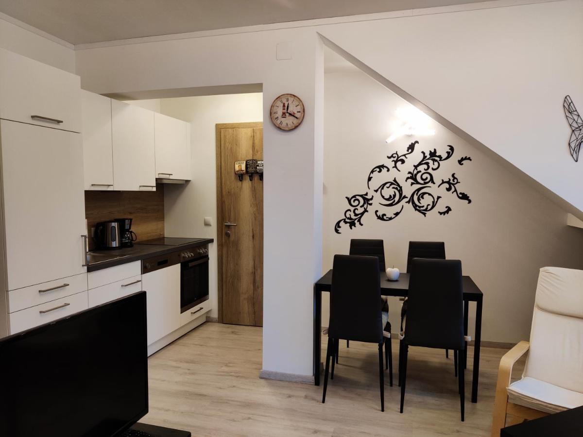 Holiday Home In Quiet Beautiful Area With Two Separate, Modern, Furnished Apartments Deutsch-Wagram Exterior photo