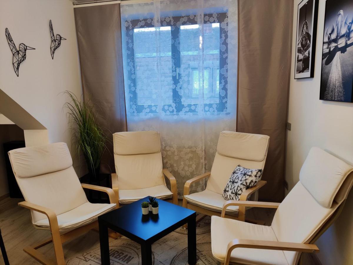Holiday Home In Quiet Beautiful Area With Two Separate, Modern, Furnished Apartments Deutsch-Wagram Exterior photo